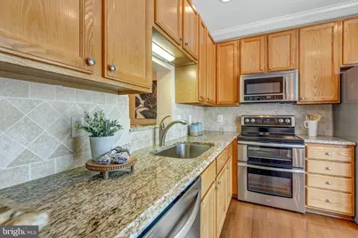 7706 Effingham Square, Alexandria, VA 22315 - Photo 8
