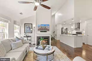 11575 Cavalier Landing Ct, Fairfax, VA 22030 - Photo 6