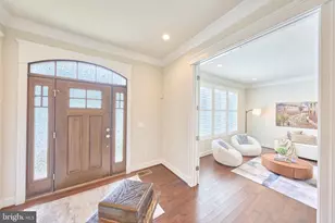 605 Meadow Ln SW, Vienna, VA 22180 - Photo 2