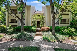 4555 Interlachen Ct, Alexandria, VA 22312 - Photo 2