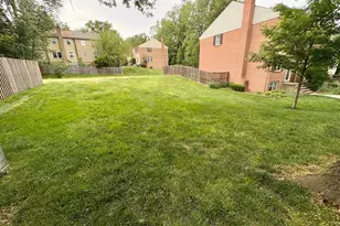 9710 Lakepointe Dr, Burke, VA 22015 - Photo 10