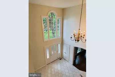 9114 Oak Chase Court, Fairfax Station, VA 22039 - Photo 4