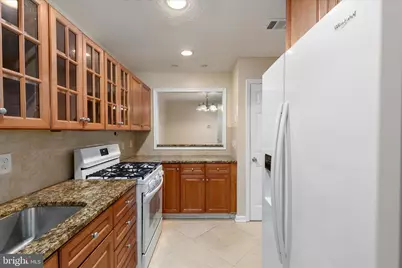 10110 Oakton Terrace Road #10110, Oakton, VA 22124 - Photo 8