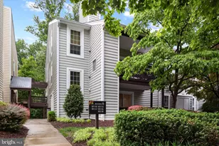 10110 Oakton Terrace Rd, Oakton, VA 22124 - Photo 2