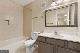 10110 Oakton Terrace Rd, Oakton, VA 22124 - Photo 20