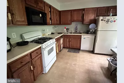 4831 Carriagepark Road, Fairfax, VA 22032 - Photo 2