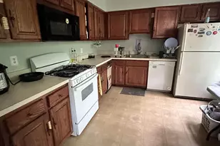 4831 Carriagepark Rd, Fairfax, VA 22032 - Photo 2