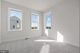 1 Aviation Pl, Herndon, VA 20171 - Photo 20