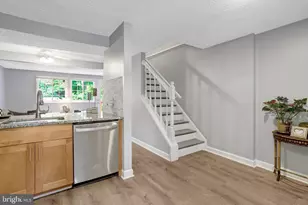 8414 Cedar Falls Ct, Springfield, VA 22153 - Photo 2