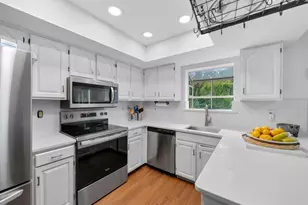 5700 Mason Bluff Dr, Burke, VA 22015 - Photo 10