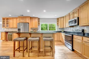 10711 Oldfield Dr, Reston, VA 20191 - Photo 18