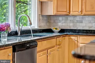 10711 Oldfield Dr, Reston, VA 20191 - Photo 20