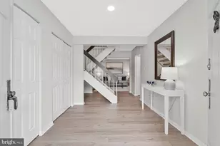 9506 Miranda Ct, Fairfax, VA 22031 - Photo 6