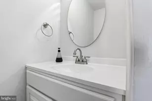 6144 Strasburg Dr, Centreville, VA 20121 - Photo 20