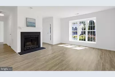 7825 Harrowgate Circle #B, Springfield, VA 22152 - Photo 4