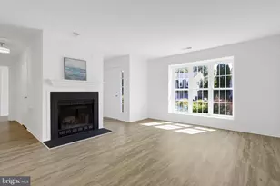 7825 Harrowgate Cir, Springfield, VA 22152 - Photo 4