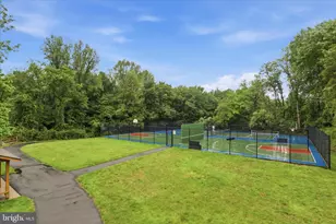 9833 Squaw Valley Dr, Vienna, VA 22182 - Photo 48