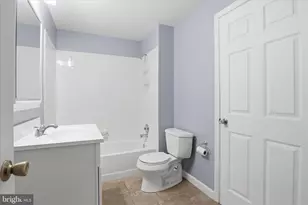 9833 Squaw Valley Dr, Vienna, VA 22182 - Photo 36