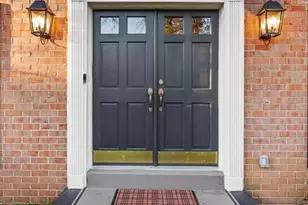 10314 Hickory Creek Ct, Great Falls, VA 22066 - Photo 2