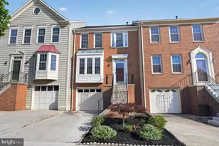 12789 Dogwood Hills Ln, Fairfax, VA 22033 - Photo 2