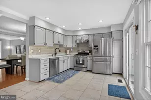 12789 Dogwood Hills Ln, Fairfax, VA 22033 - Photo 14