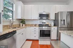 14618 Stream Pond Dr, Centreville, VA 20120 - Photo 20