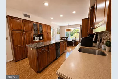 7327 Yates Court, McLean, VA 22101 - Photo 6