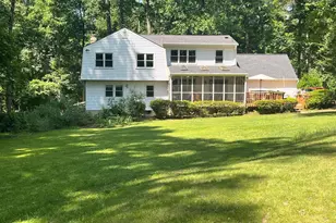 725 Forest Park Rd, Great Falls, VA 22066 - Photo 18