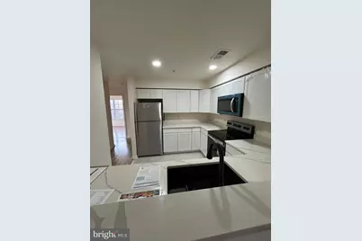 11328 Westbrook Mill Lane #303, Fairfax, VA 22030 - Photo 2