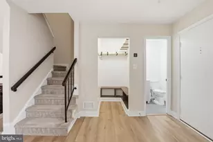 5404 Charleston Woods Dr, Fairfax, VA 22032 - Photo 8