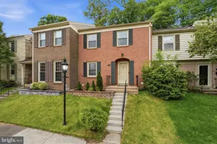 5404 Charleston Woods Dr, Fairfax, VA 22032 - Photo 2