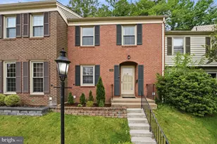 5404 Charleston Woods Dr, Fairfax, VA 22032 - Photo 1