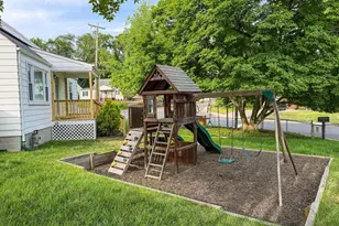 2420 Byrd Ln, Alexandria, VA 22303 - Photo 32
