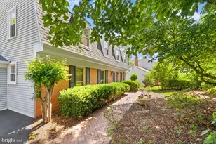 2037 Durand Dr, Reston, VA 20191 - Photo 6