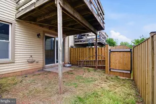 14243 Heritage Crossing Ln, Centreville, VA 20120 - Photo 32