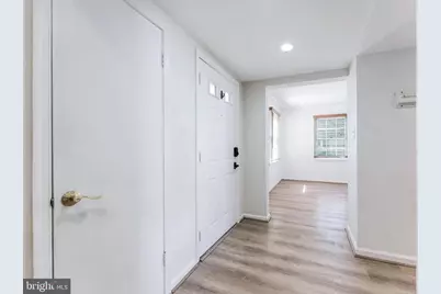 818 Sycamore Court, Herndon, VA 20170 - Photo 4