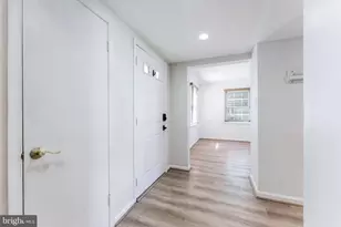 818 Sycamore Ct, Herndon, VA 20170 - Photo 4