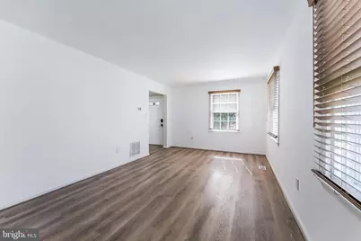 818 Sycamore Court, Herndon, VA 20170 - Photo 8