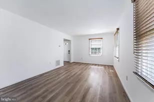 818 Sycamore Ct, Herndon, VA 20170 - Photo 8