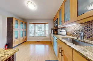 7302 Rolling Oak Ln, Springfield, VA 22153 - Photo 4