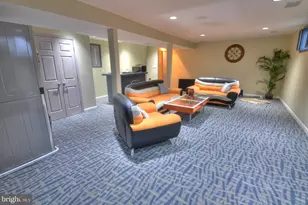 4304 Silas Hutchinson Dr, Chantilly, VA 20151 - Photo 12