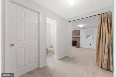 2827 Kelly Square, Vienna, VA 22181 - Photo 32