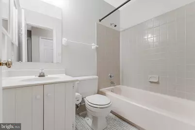 2827 Kelly Square, Vienna, VA 22181 - Photo 24