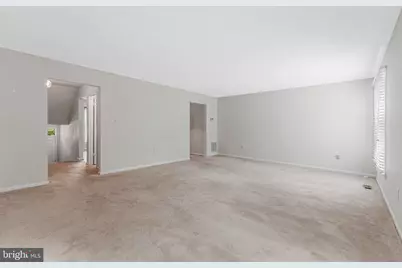 2827 Kelly Square, Vienna, VA 22181 - Photo 14