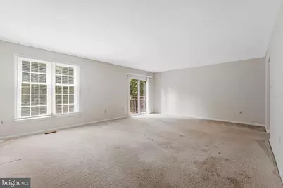 2827 Kelly Square, Vienna, VA 22181 - Photo 12