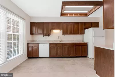2827 Kelly Square, Vienna, VA 22181 - Photo 10