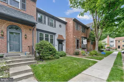 2827 Kelly Square, Vienna, VA 22181 - Photo 2