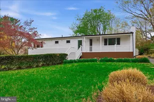 822 Walker Rd, Great Falls, VA 22066 - Photo 1