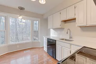 10332 Mockingbird Pond Ct, Burke, VA 22015 - Photo 10