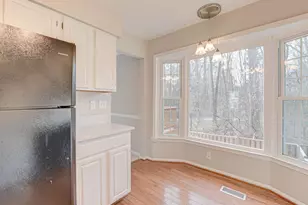 10332 Mockingbird Pond Ct, Burke, VA 22015 - Photo 12